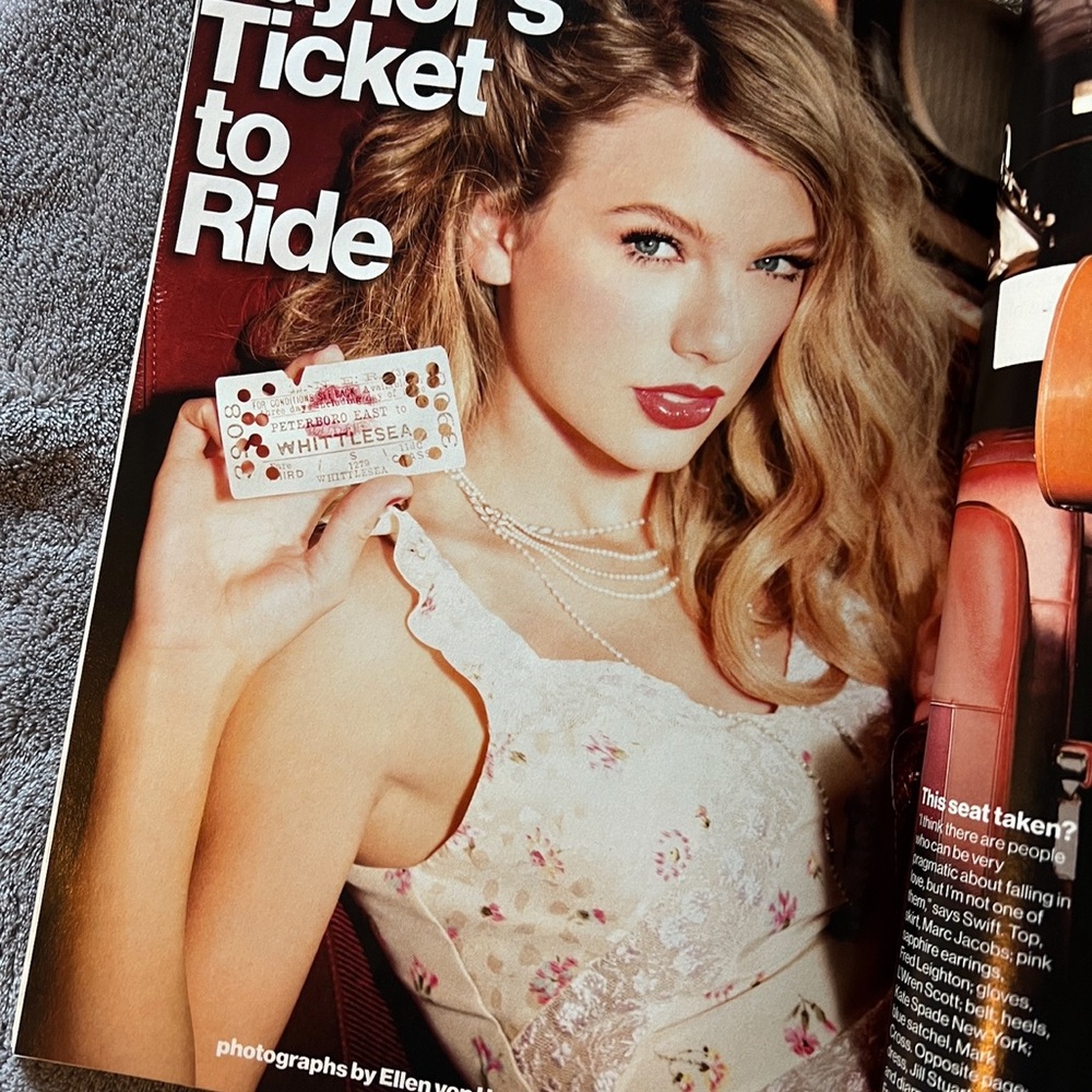 Taylor Swift Glamour November 2012 Cover Story Rare Magazine Photos - Picture 9 of 10